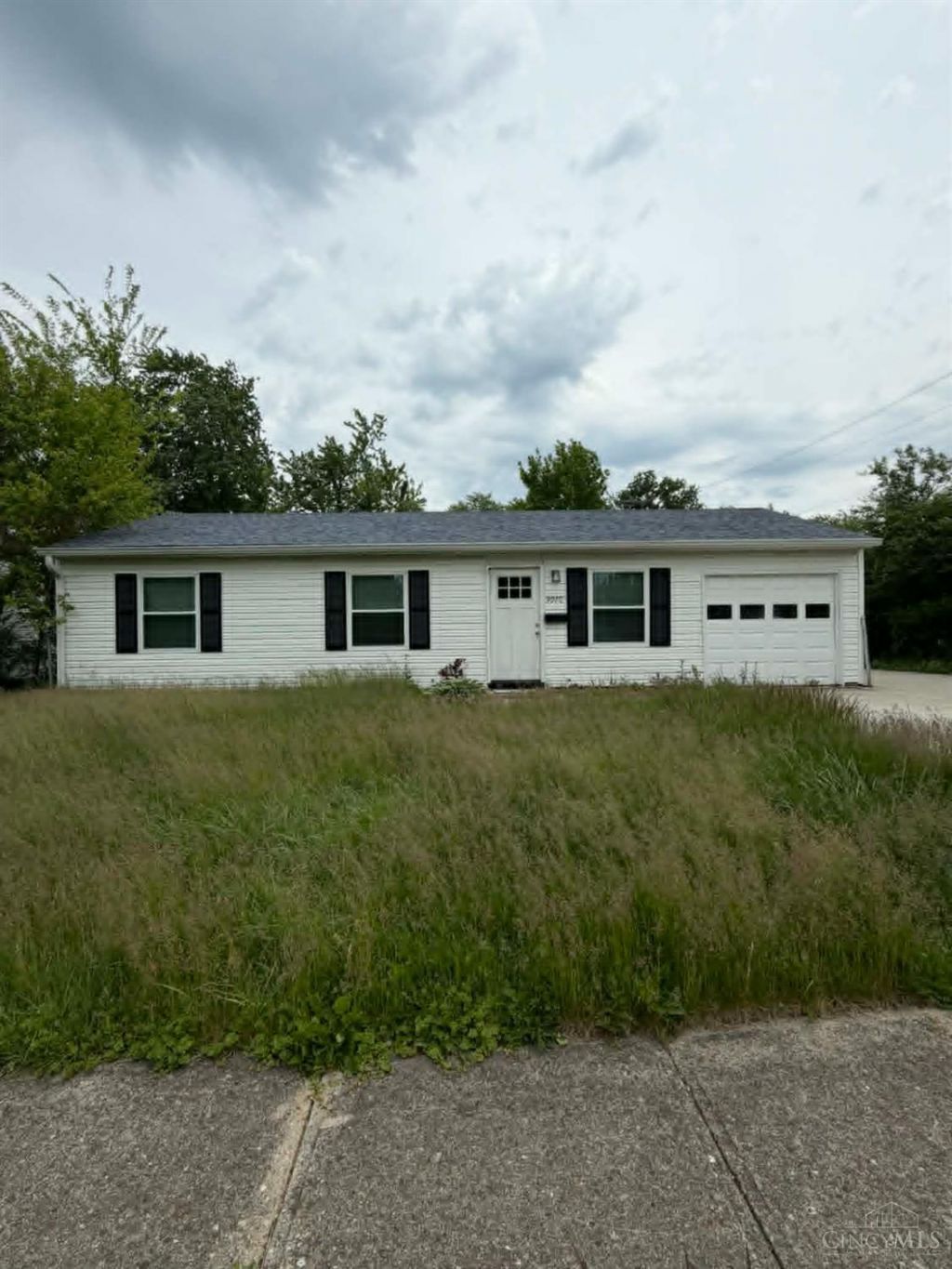 9970 Hollis Drive, Cincinnati, OH 45251 Main Photo