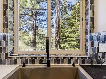 1241 Acoma Circle, South Lake Tahoe, CA 96150 Photo