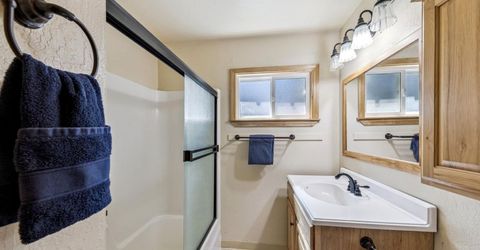 882 Merced Avenue, South Lake Tahoe, CA 96150 Photo
