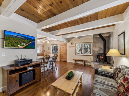 882 Merced Avenue, South Lake Tahoe, CA 96150 Photo