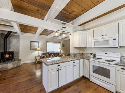 882 Merced Avenue, South Lake Tahoe, CA 96150 Photo