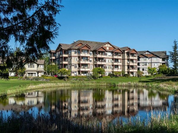1115 CRAIGFLOWER Rd , Unit 102E, Esquimalt, BC V9A 7R1