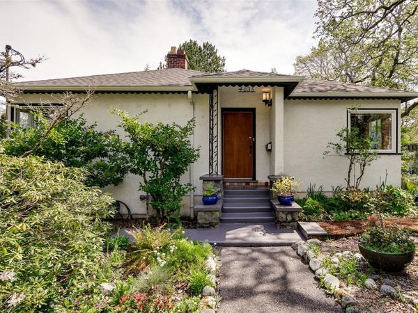 4035 Saanich Rd , Saanich, BC V8X 1Z2