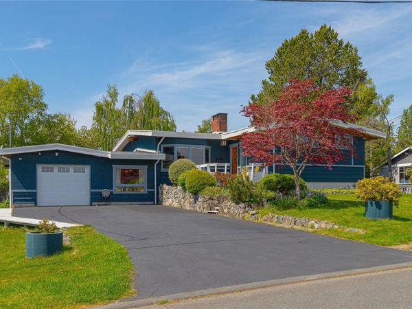 4348 Harder Rd , Saanich, BC V8Z 5L4