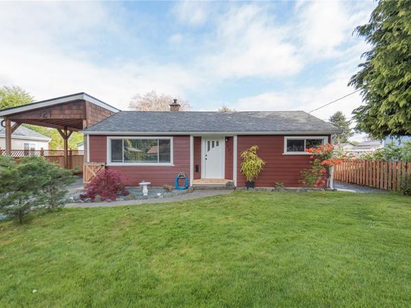 921 Wharncliffe Rd , Duncan, BC V9L 2K5