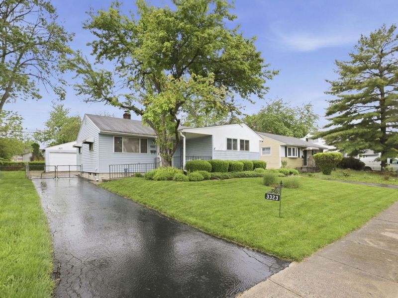 3323 Roswell Drive , Columbus, OH 43227 Photo 4