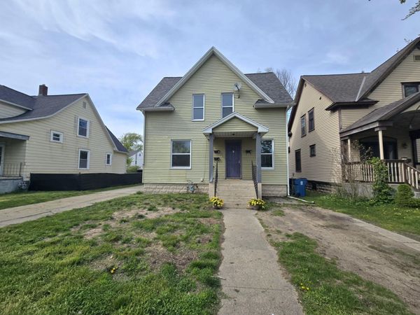 943 Washington Avenue, Grand Haven, MI 49417
