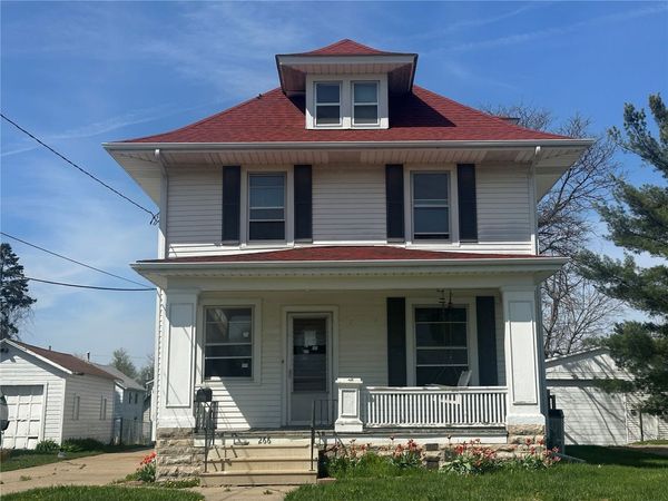 266 24th Ave SW , Cedar Rapids, IA 52404