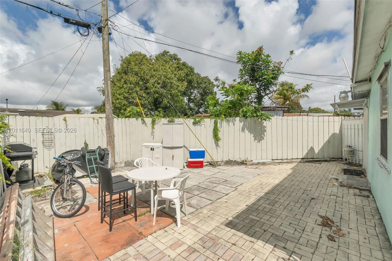 8510 NW 30th Pl , Miami, FL 33147 Photo