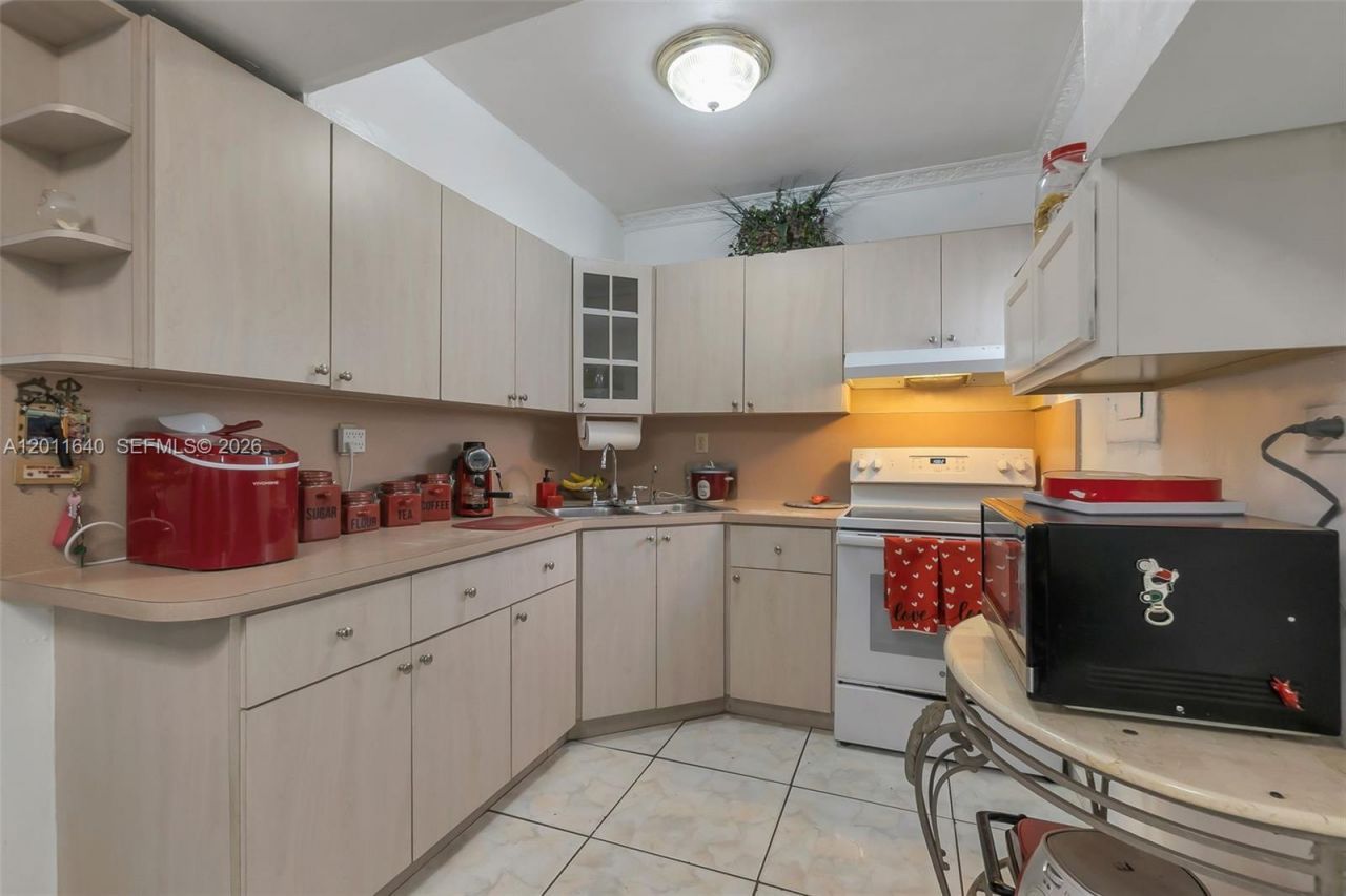 8510 NW 30th Pl , Miami, FL 33147 Photo
