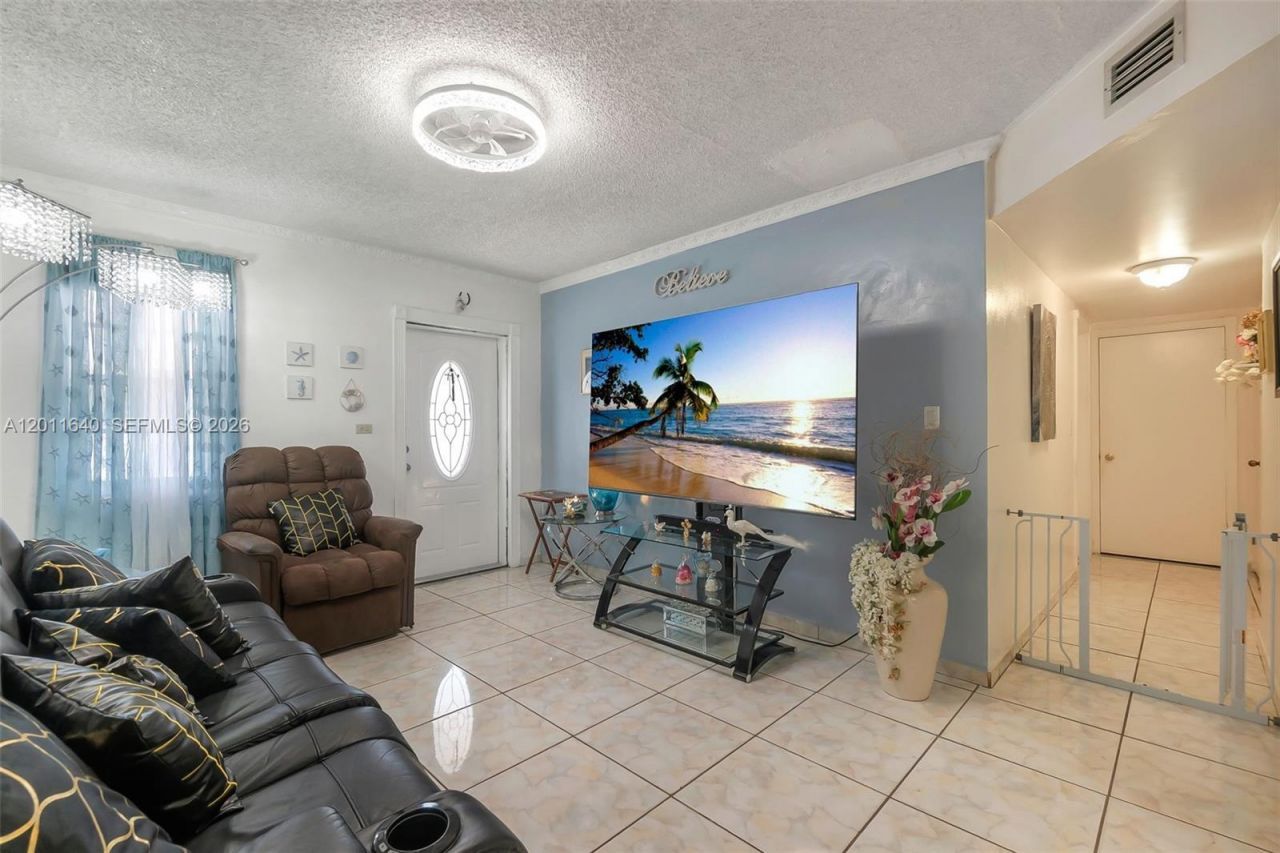 8510 NW 30th Pl , Miami, FL 33147 Photo