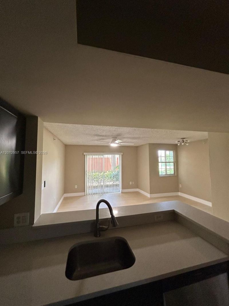 4151 N Haverhill Rd, Unit 1514, West Palm Beach, FL 33417 Photo