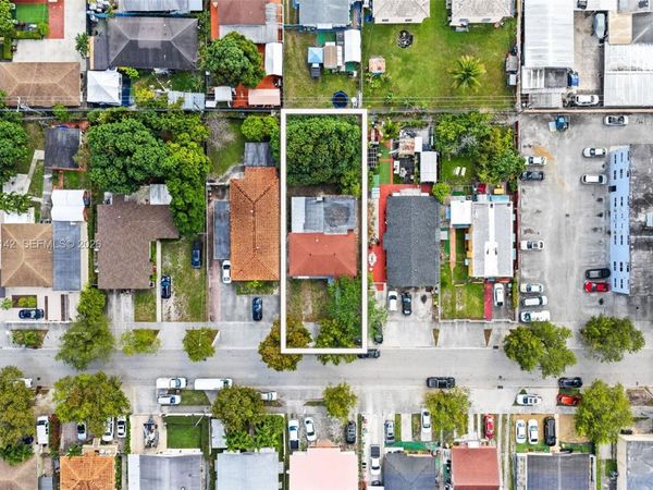 42 E 16th St , Hialeah, FL 33010