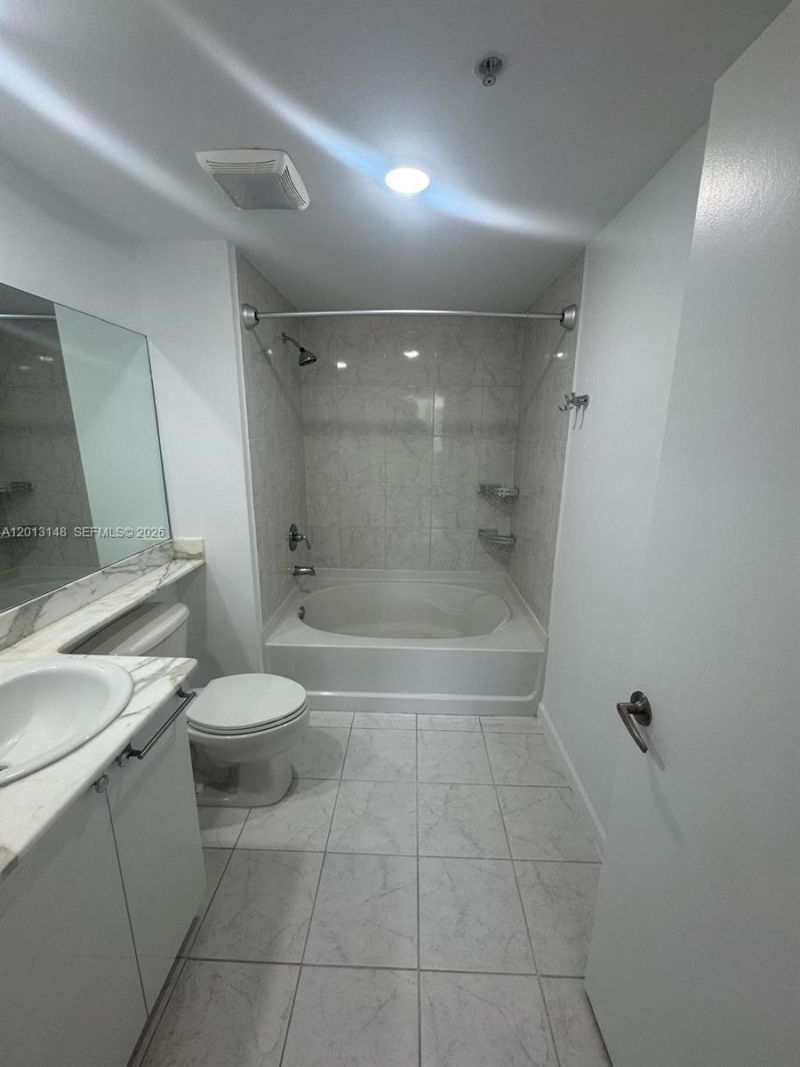 2775 NE 187th St , Unit 629, Aventura, FL 33180 Photo