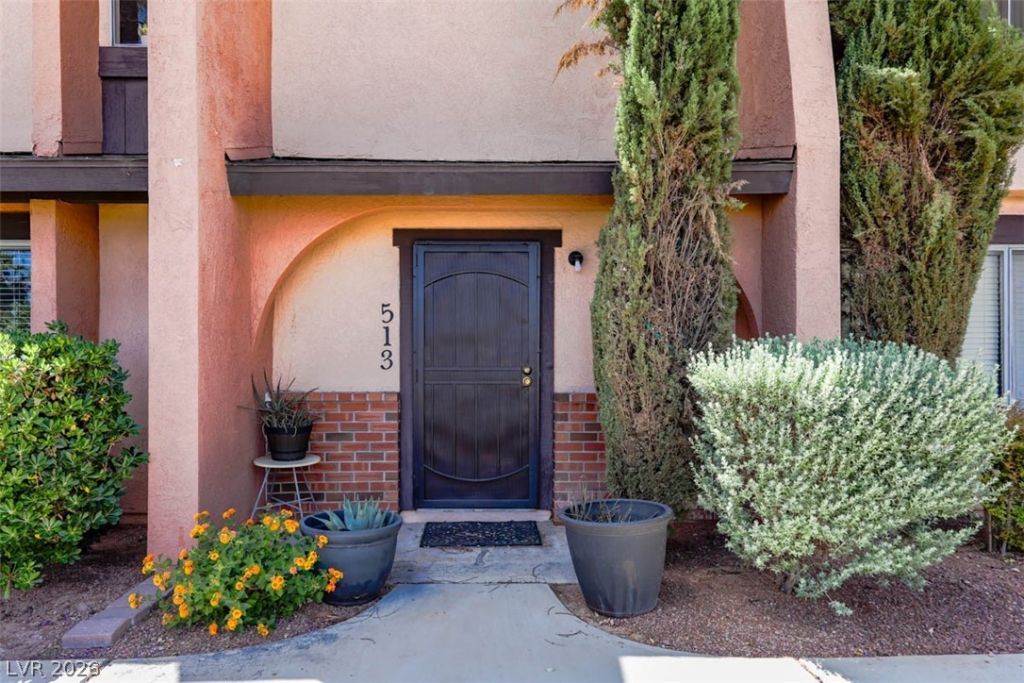 513 Starfire Place, Las Vegas, NV 89107 Main Photo