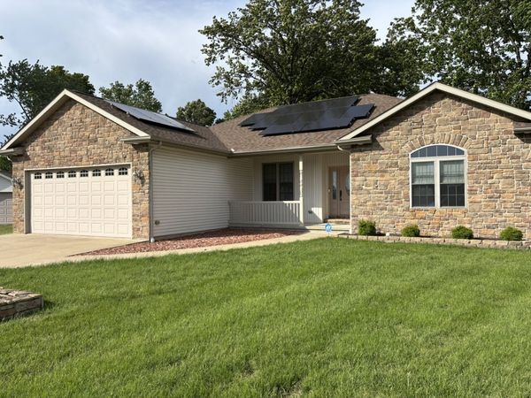 2004 Arthur Court, Carterville, IL 62918