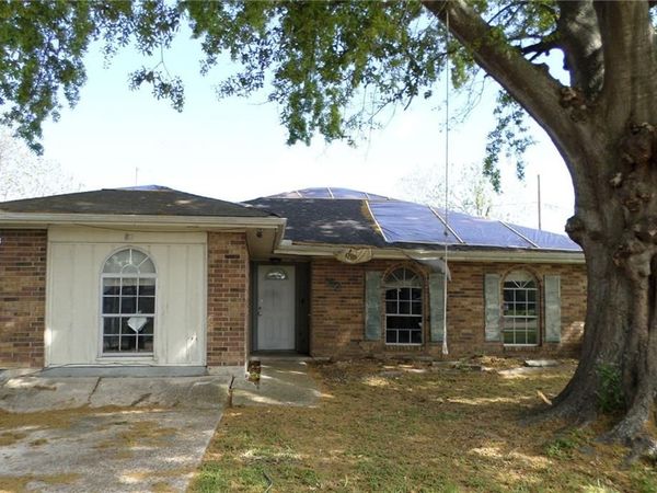 82 JOHNS HOPKINS Drive , Kenner, LA 70065
