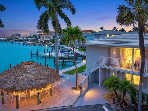 388 Harbour DR , Unit 388, NAPLES, FL 34103