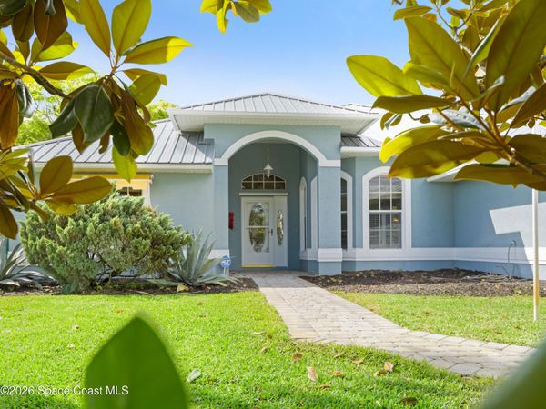 107 Larchmont Terrace W , Sebastian, FL 32958