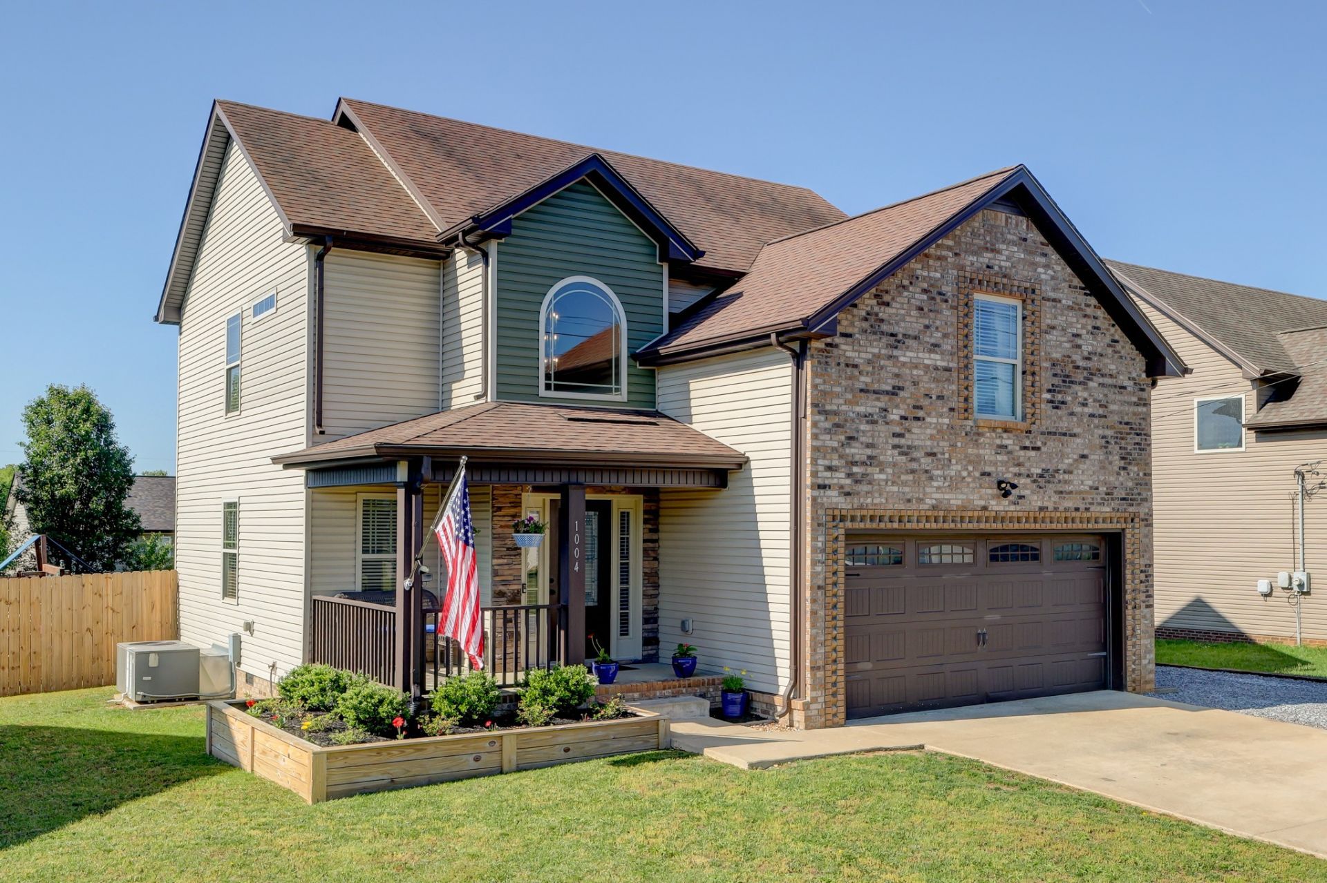 1004 Sunrise Dr , Clarksville, TN 37042 Main Photo