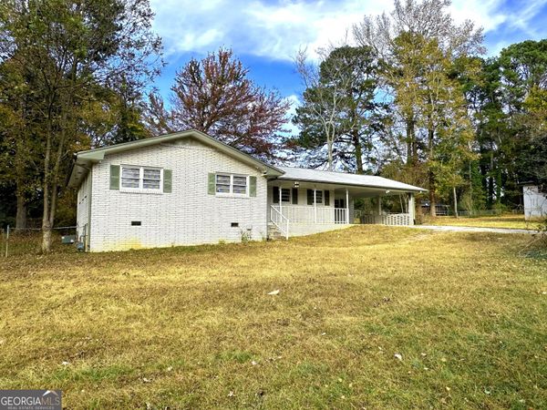 423 Center Circle SW, Conyers, GA 30094