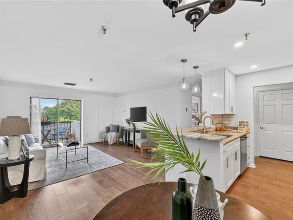 300 Johnson Ferry Road NE, Unit B201, Atlanta, GA 30328
