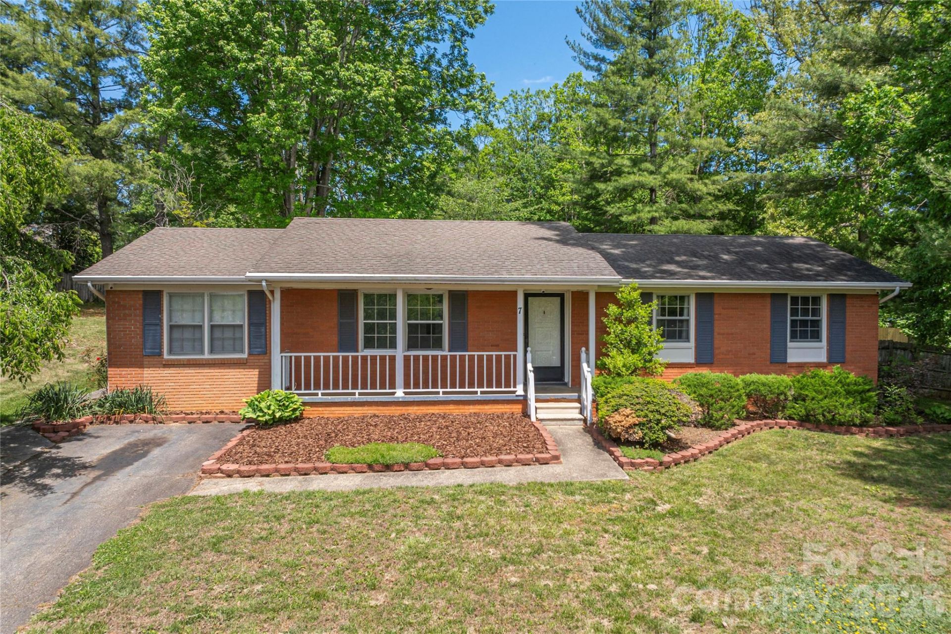 7 Crestview Court, Arden, NC 28704 Main Photo