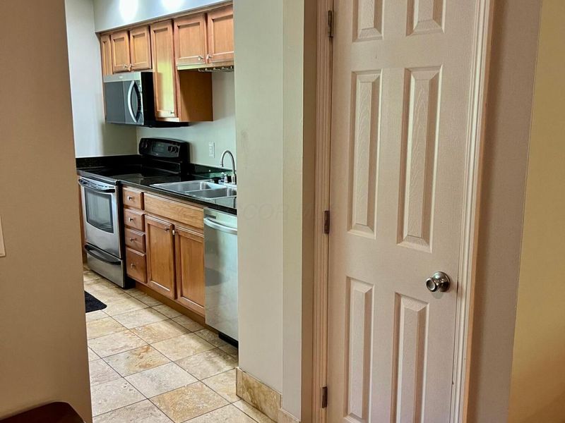 301 Fenway Road, Unit E, Columbus, OH 43214 Photo 16