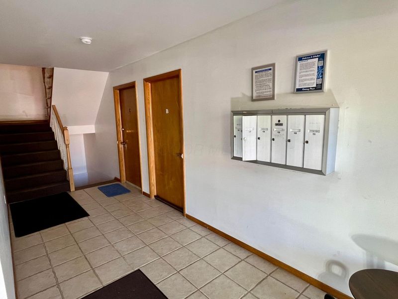 301 Fenway Road, Unit E, Columbus, OH 43214 Photo 6