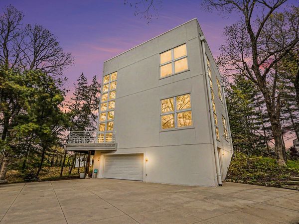 51212 Deer Park Drive, New Buffalo, MI 49117