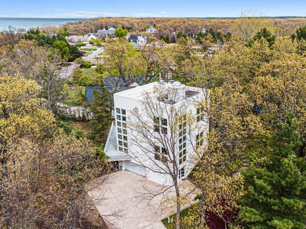 51212 Deer Park Drive, New Buffalo, MI 49117