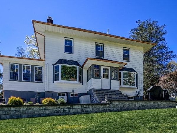 39 Elm St, Butler, NJ 07405