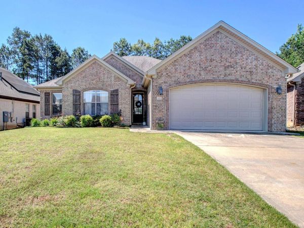 123 Nantucket Loop , Maumelle, AR 72113