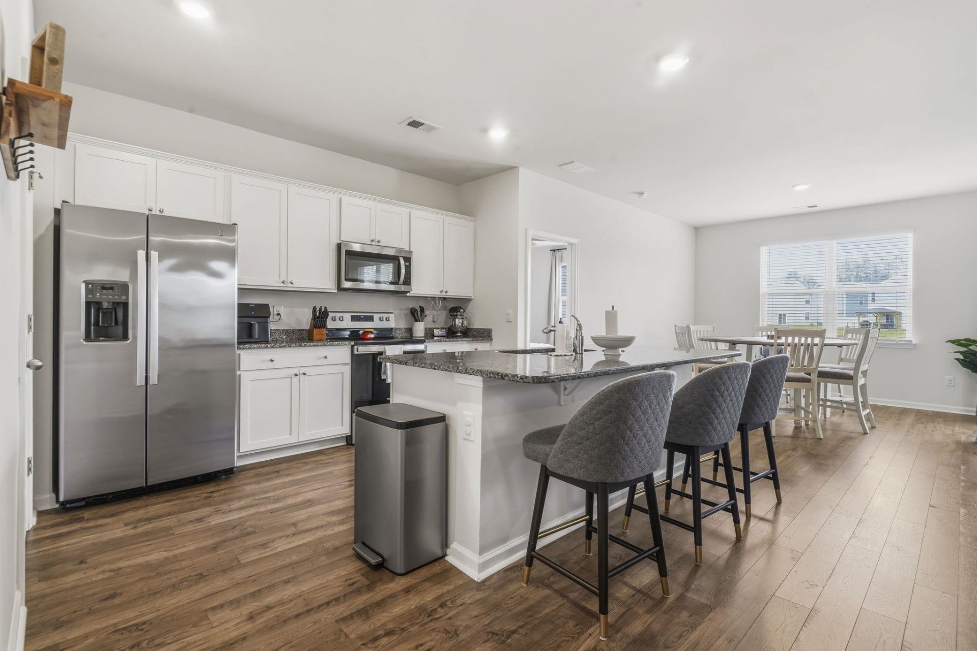 1173 Sennema Circle  Photo 10