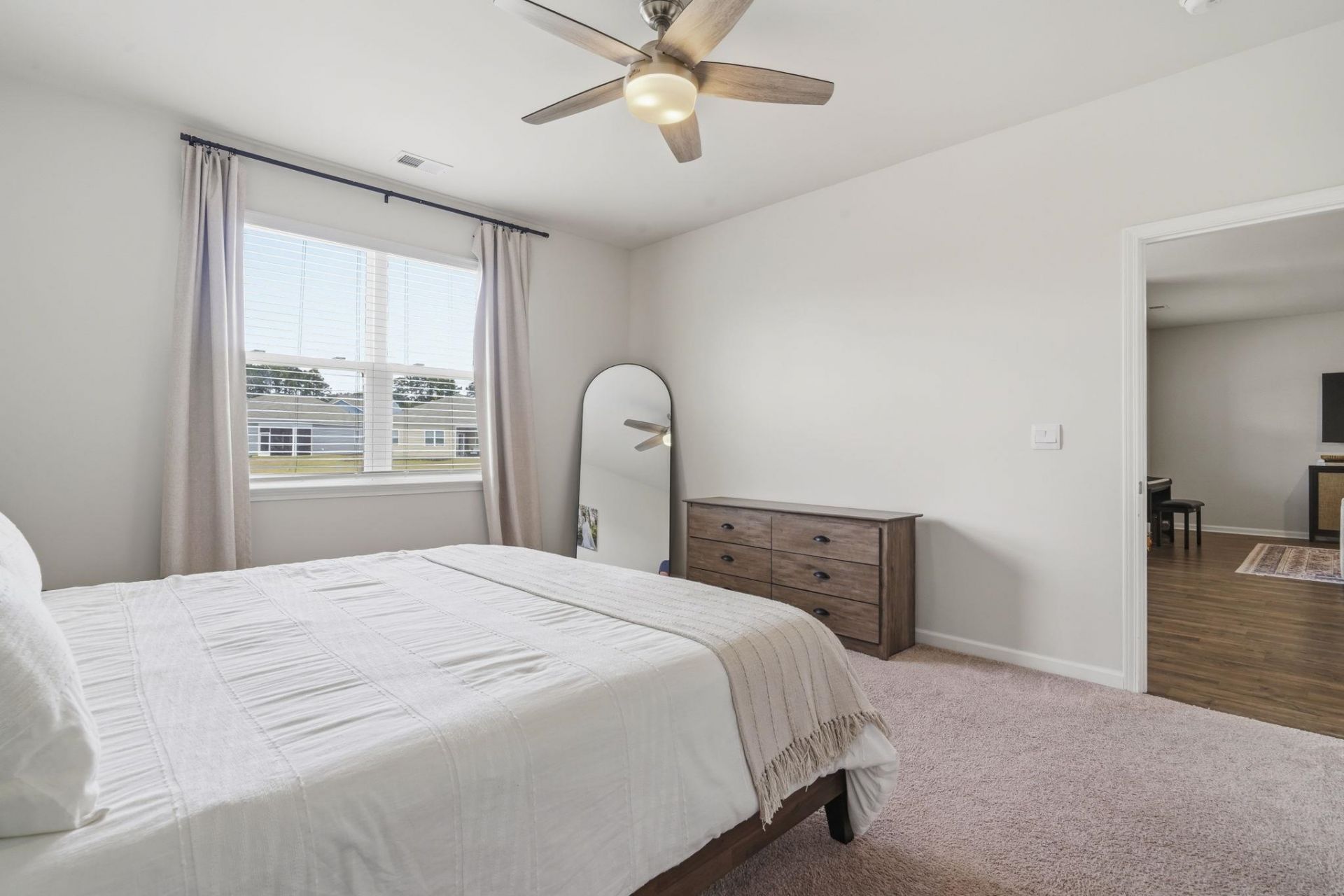 1173 Sennema Circle  Photo 16