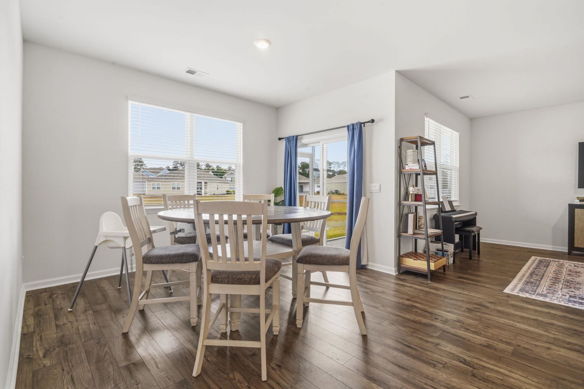 1173 Sennema Circle  Photo 6