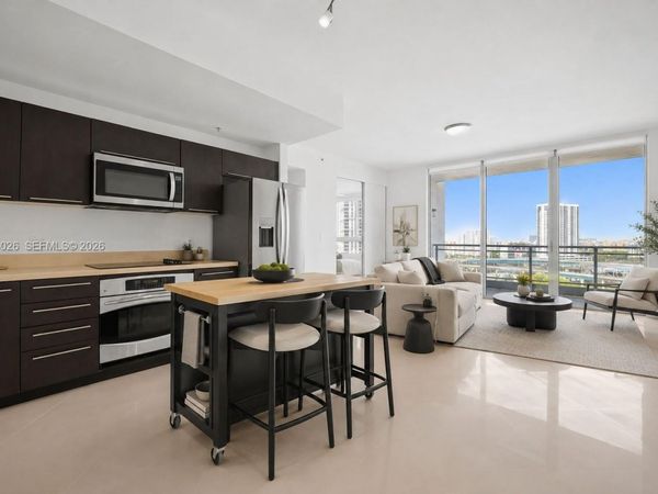 90 SW 3rd St, Unit 1608, Miami, FL 33130