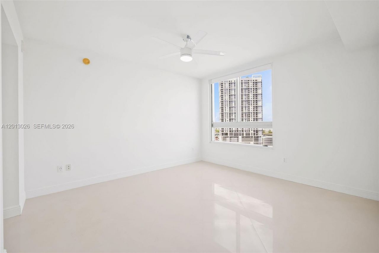 90 SW 3rd St , Unit 1608, Miami, FL 33130 Photo
