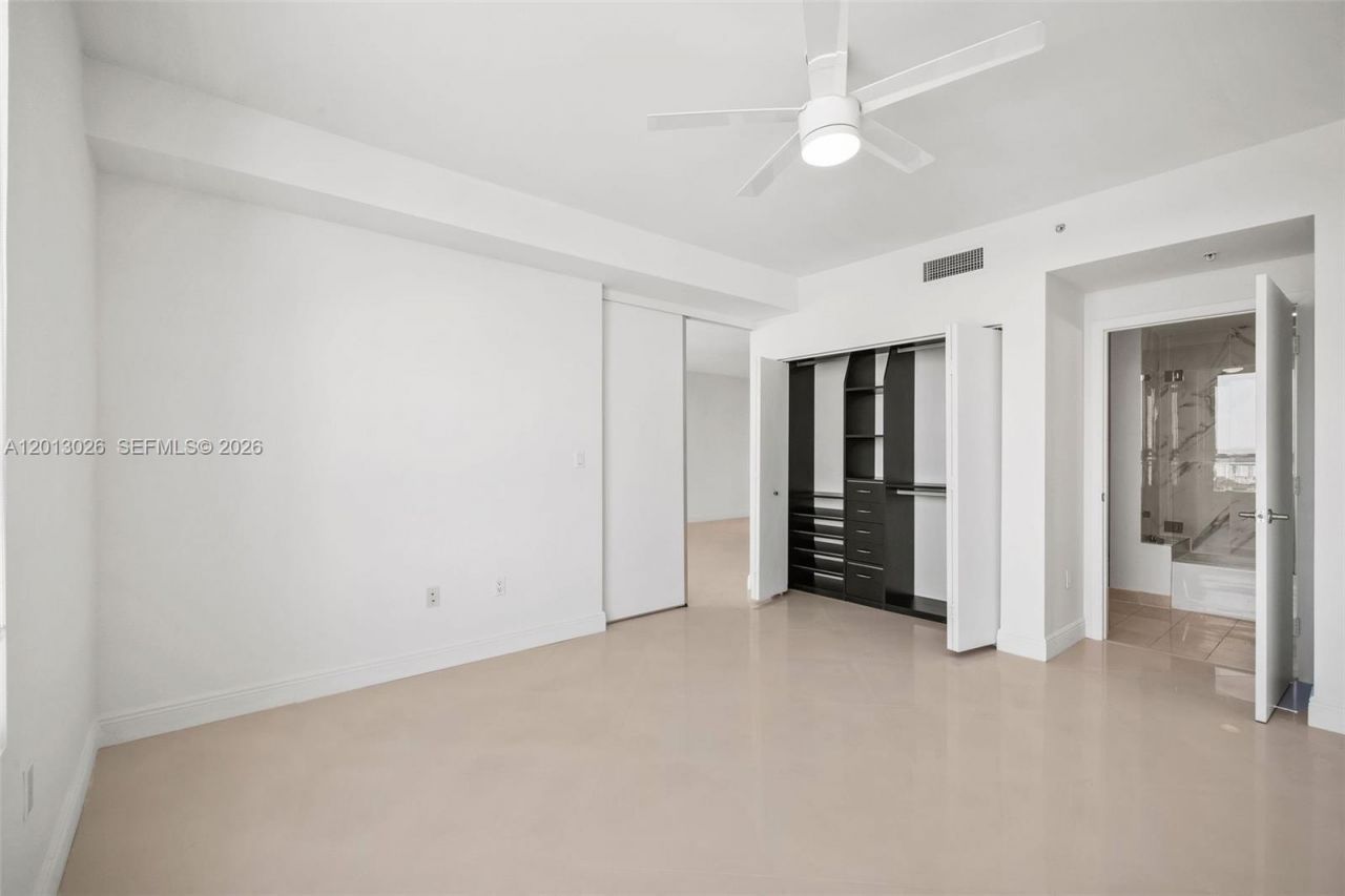 90 SW 3rd St , Unit 1608, Miami, FL 33130 Photo