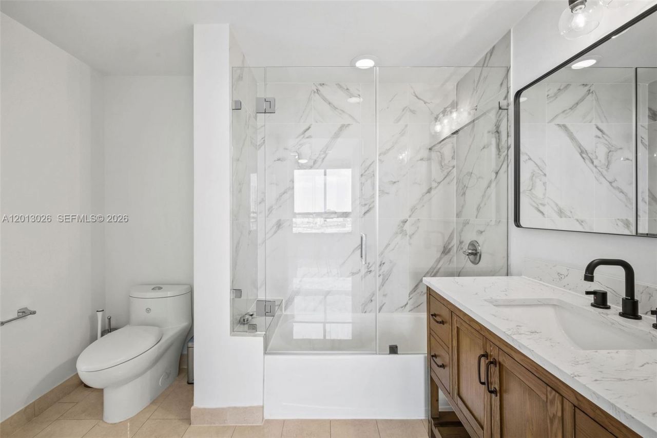 90 SW 3rd St , Unit 1608, Miami, FL 33130 Photo