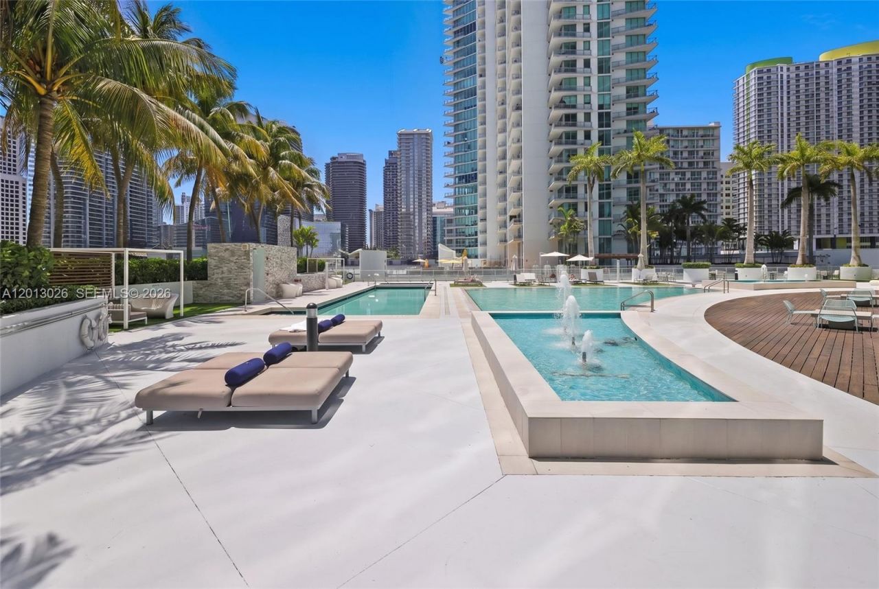 90 SW 3rd St , Unit 1608, Miami, FL 33130 Photo