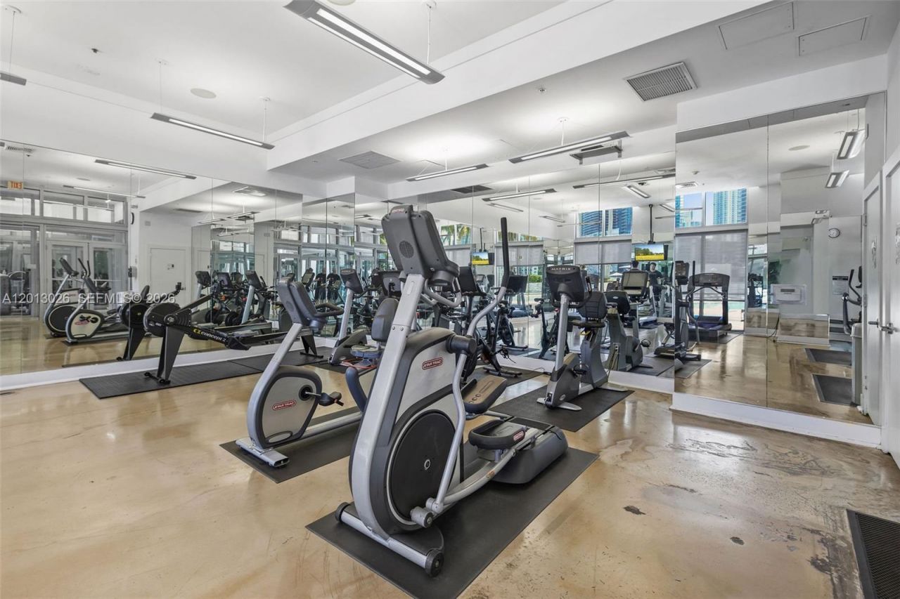 90 SW 3rd St , Unit 1608, Miami, FL 33130 Photo