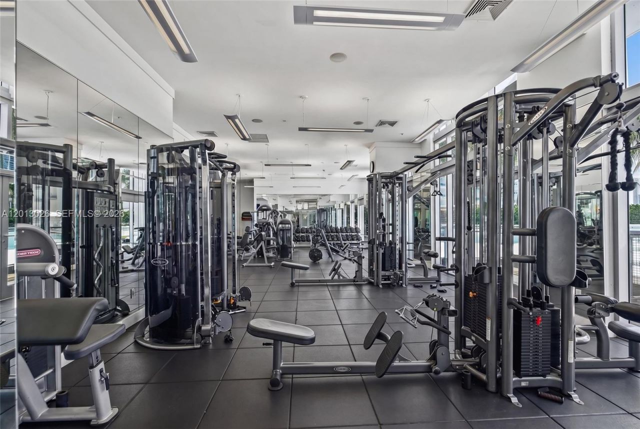 90 SW 3rd St , Unit 1608, Miami, FL 33130 Photo