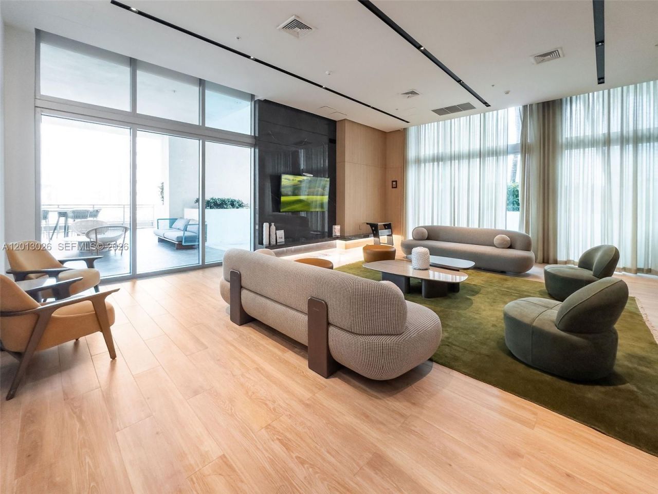 90 SW 3rd St , Unit 1608, Miami, FL 33130 Photo