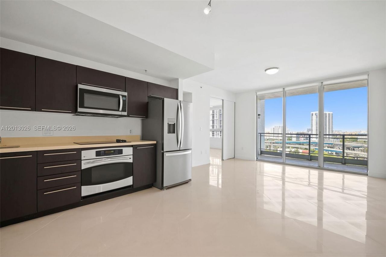 90 SW 3rd St , Unit 1608, Miami, FL 33130 Photo