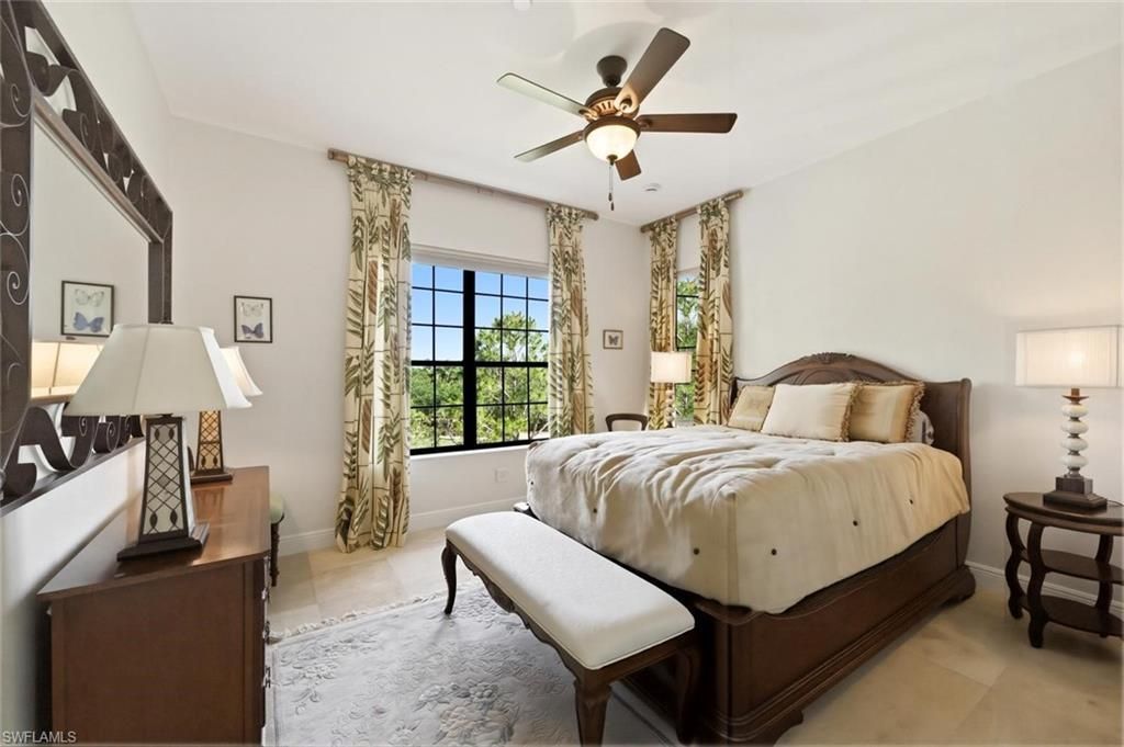 2538 Marquesa Royale Ln, Unit PH 5-301, Naples, FL 34109 Photo