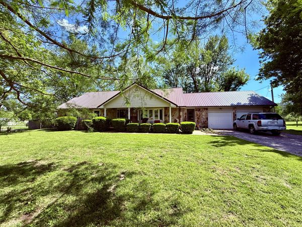 908 W Clouse Street , Mountain Grove, MO 65711