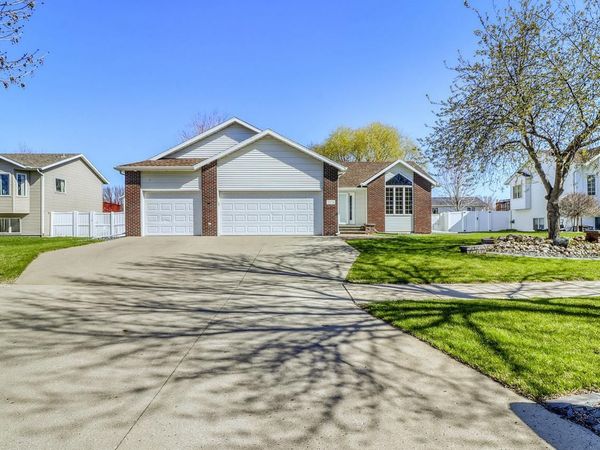 3319 45th Avenue S, Fargo, ND 58104
