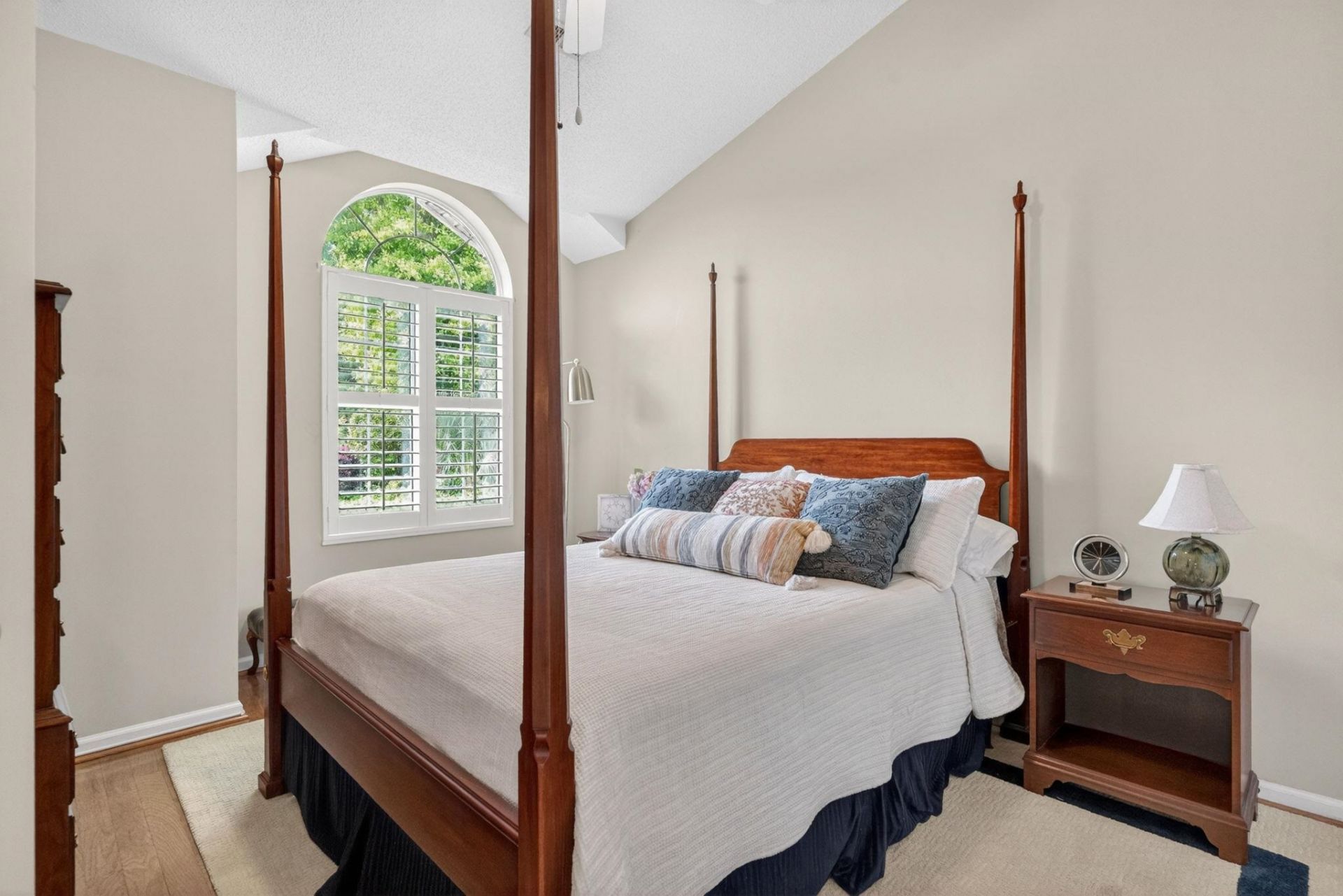100 Carrington Dr. Photo 17