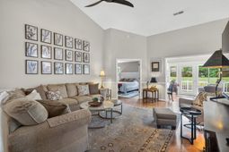 100 Carrington Dr. photo 4